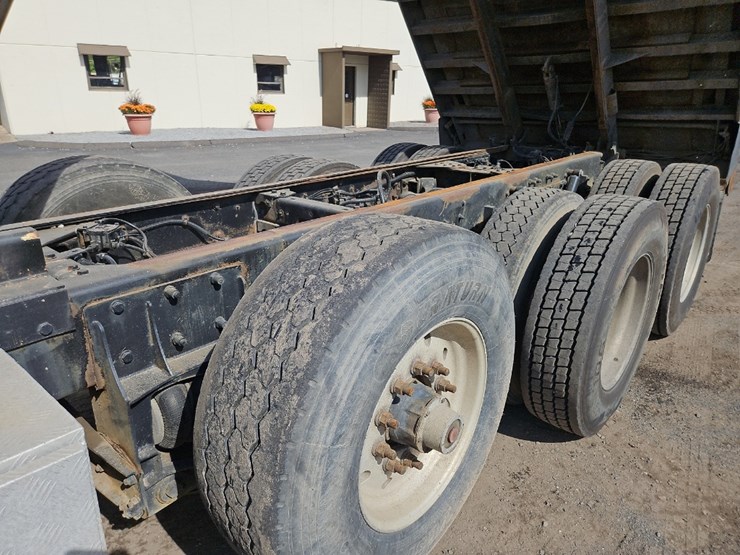 2001-kenworth-t800-image-14