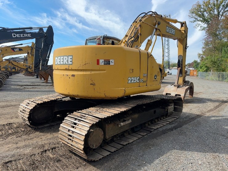 2004-deere-225c-lc-image-5