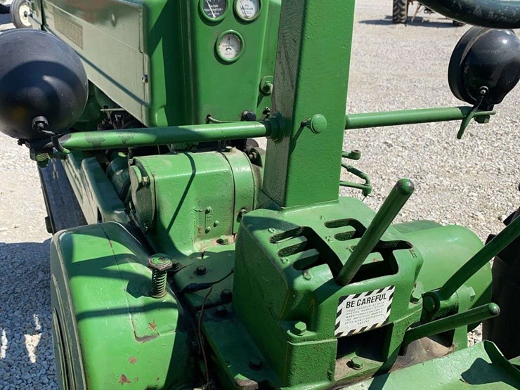 john-deere-b-image-24