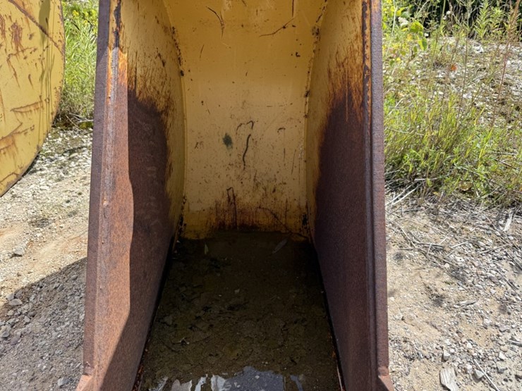 #2531-•-approx-16"-trenching-bucket-image-6
