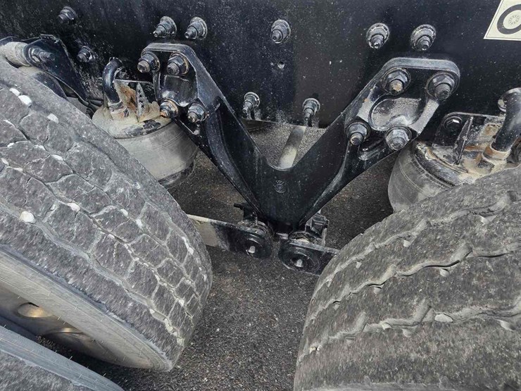 2021-kenworth-t880-image-18
