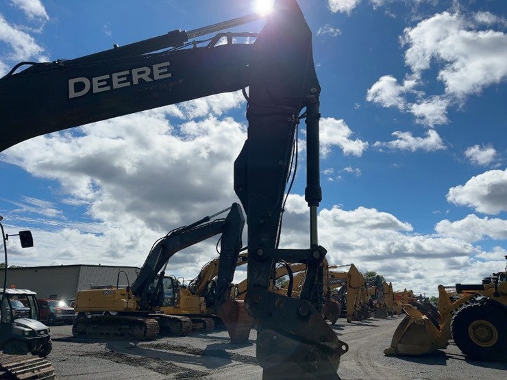 2019-deere-300g-lc-image-10
