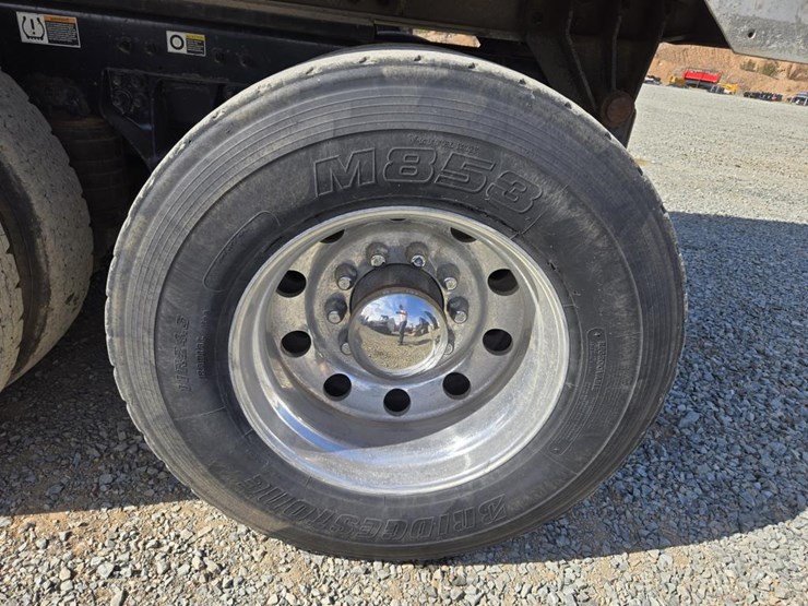 2017-kenworth-t880-image-89