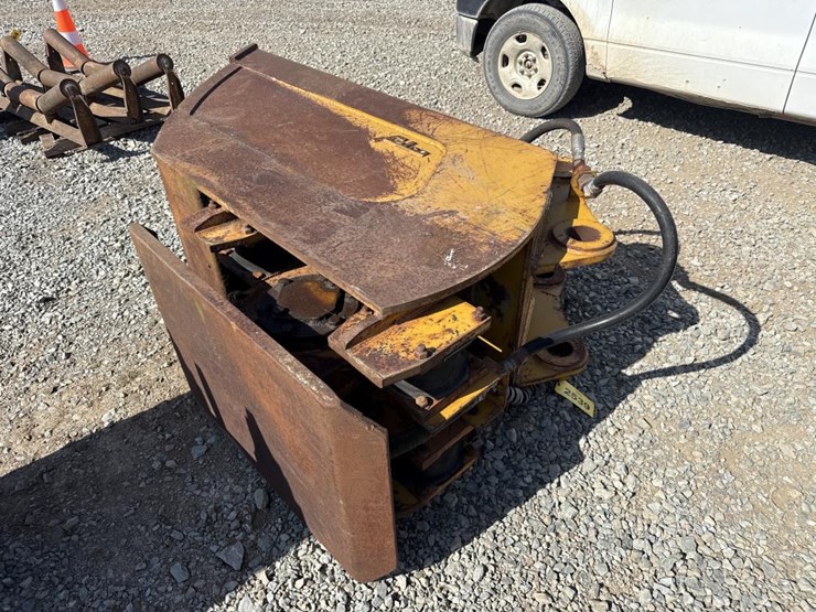 #2539-•-approx-30“-felco-vibrating-bucket-image-2