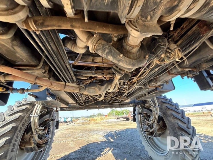 2015-case-ih-patriot-4440-image-27