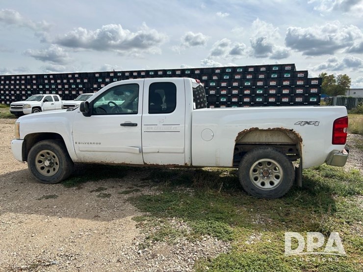 2008-chevrolet-silverado-image-3