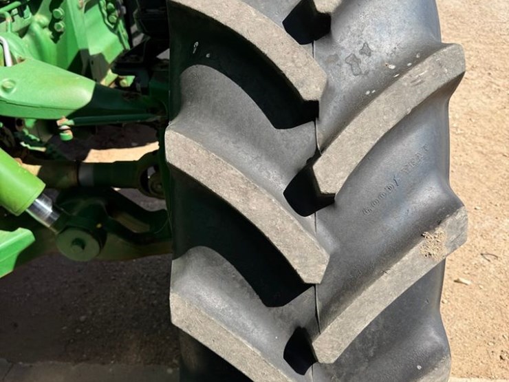 2013-john-deere-8310r-image-7