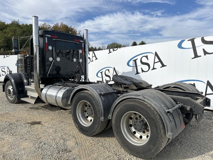 2009-kenworth-w900-image-3