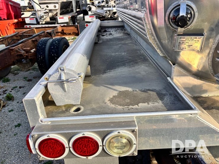 2015-custom-tank-image-19