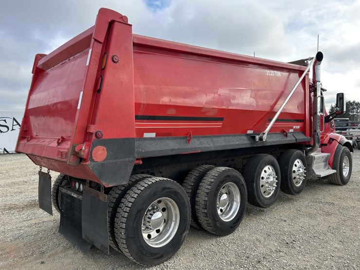 2014-peterbilt-567-image-5
