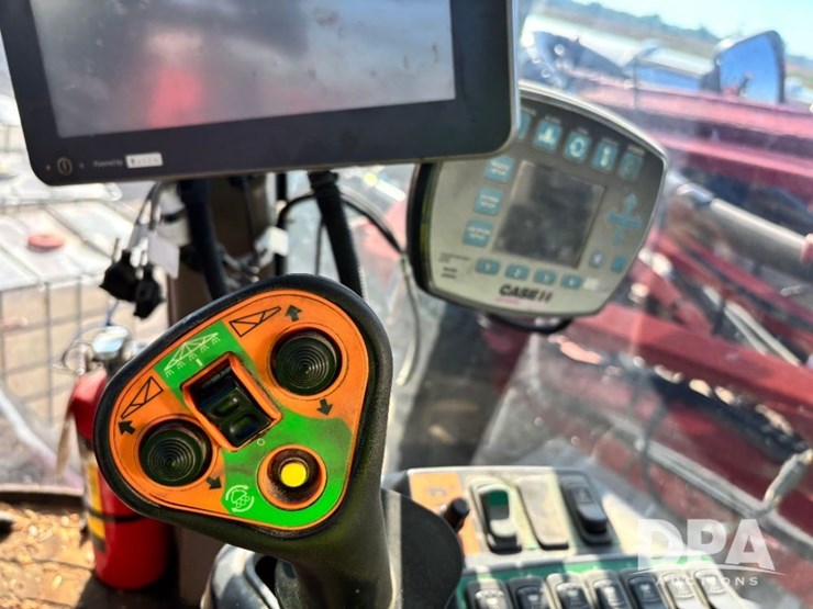 2015-case-ih-patriot-4440-image-119