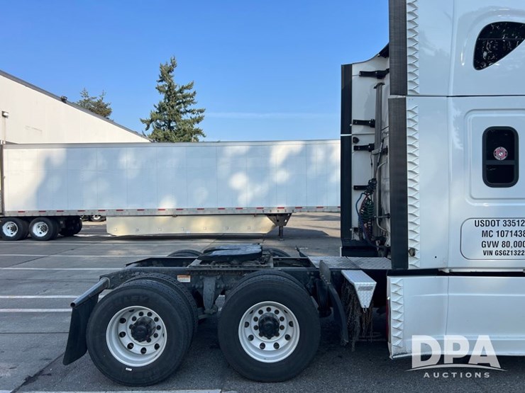 2016-freightliner-tr-125-semi-(ls0419,-unit-884)-image-11