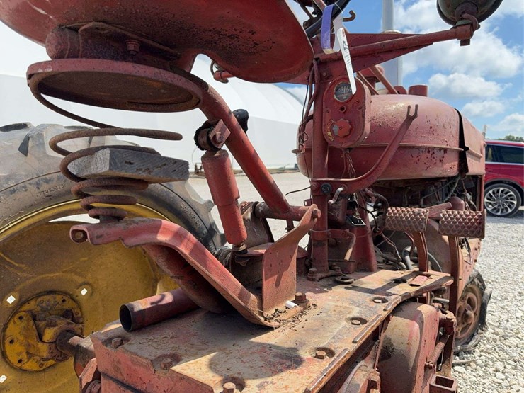 farmall-m-image-13