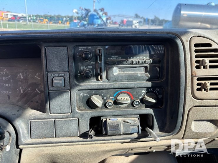 2000-gmc-3500-image-62
