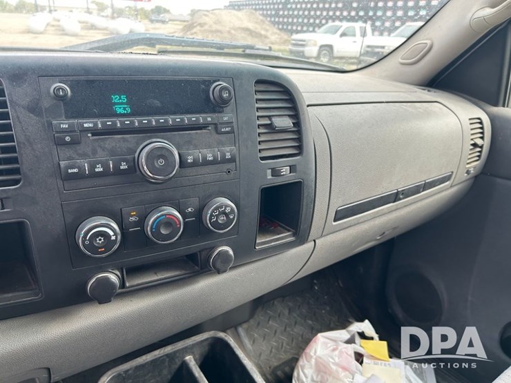 2008-chevrolet-silverado-image-19