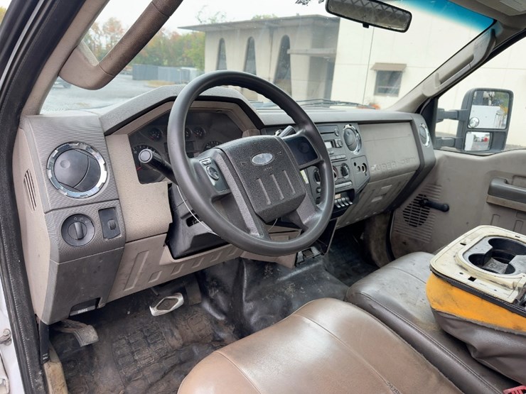 2008-ford-f550-xl-image-27