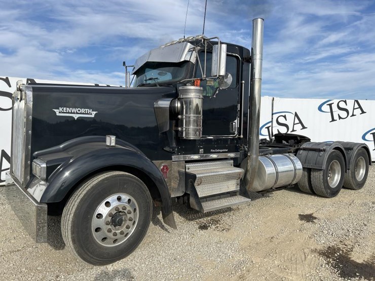 2009-kenworth-w900-image-1