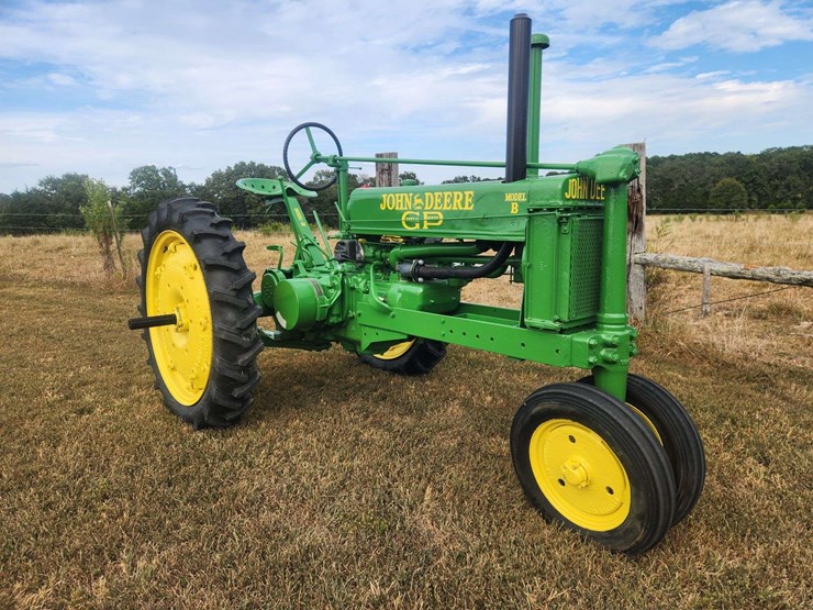 john-deere-b-image-8