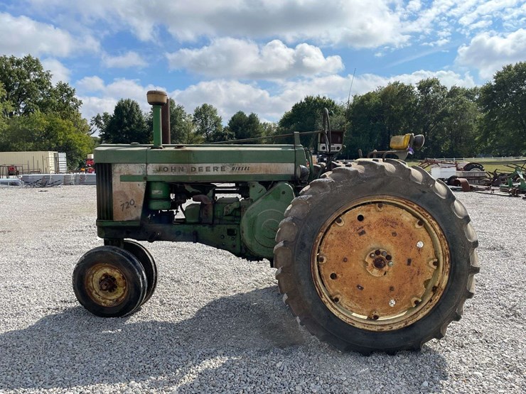 john-deere-720-image-3