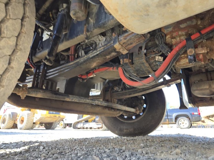 2017-kenworth-t880-image-46
