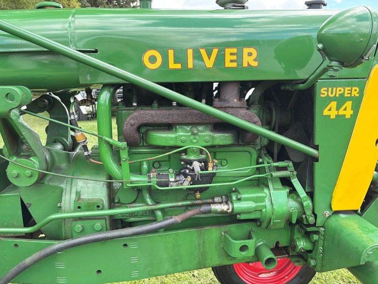 1957-oliver-super-44-image-14