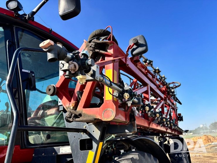2015-case-ih-patriot-4440-image-76