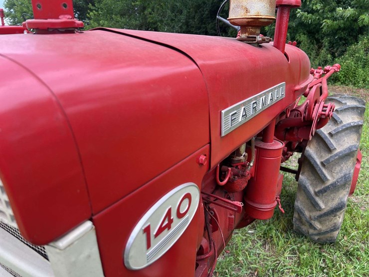farmall-140-image-13