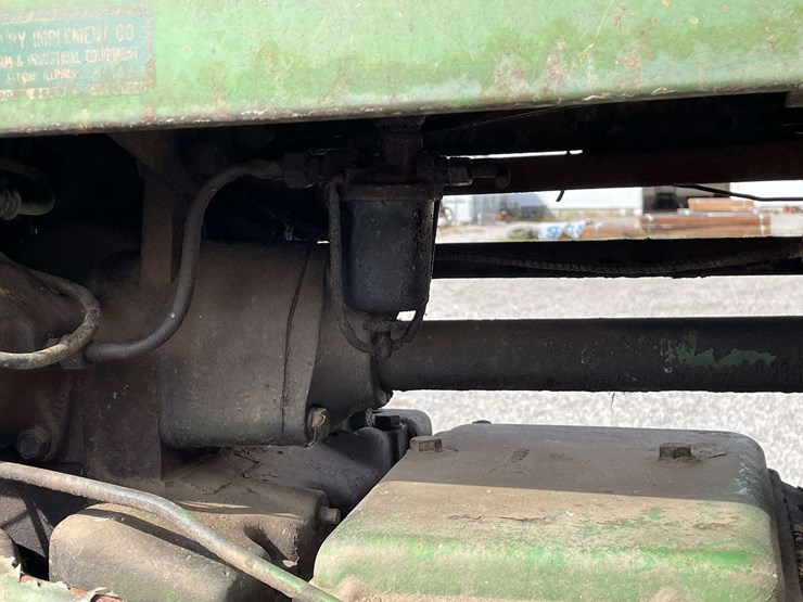 john-deere-720-image-38