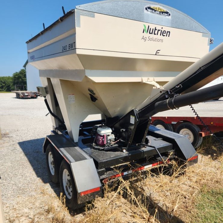 2006 FRIESEN 240