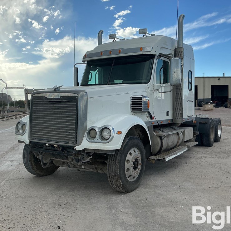2013 FREIGHTLINER CORONADO 132