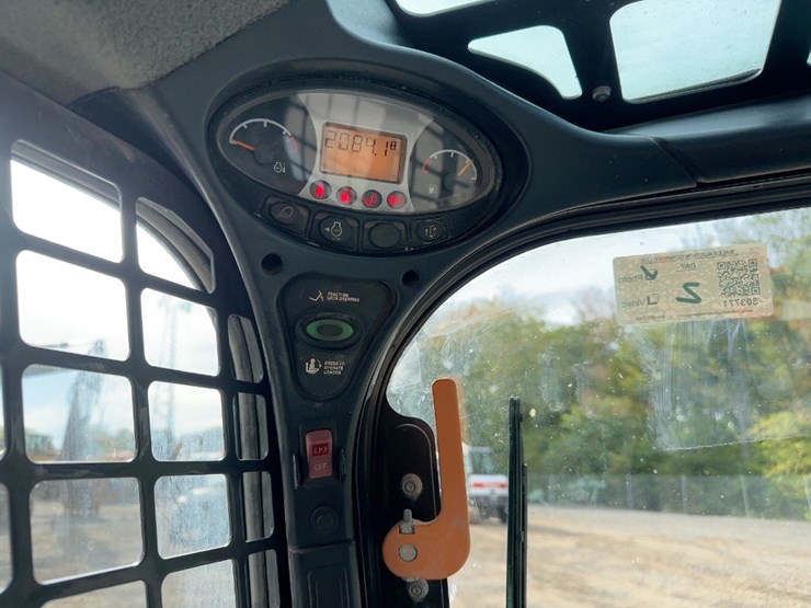 2017-bobcat-s650-image-21