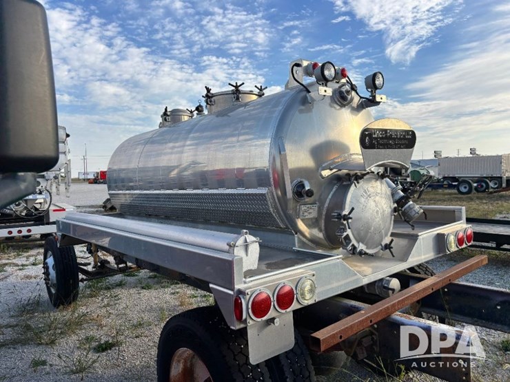 2015-custom-tank-image-5