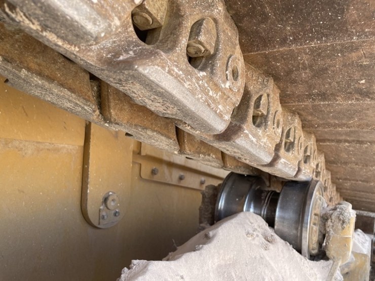 2019-caterpillar-d8t-image-21
