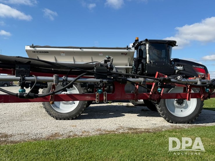 2018-case-ih-patriot-3340-image-31