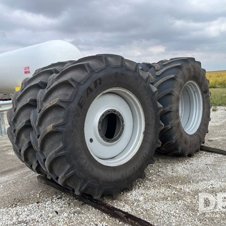 Good Year Flotation Tires (JN3099)