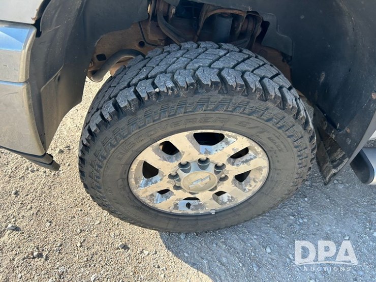 2013-chevrolet-2500hd-image-11