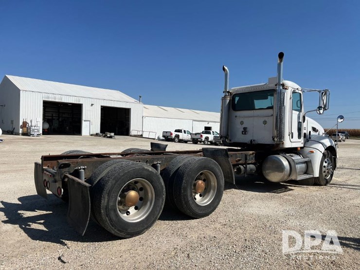 2007-peterbilt-386-image-7