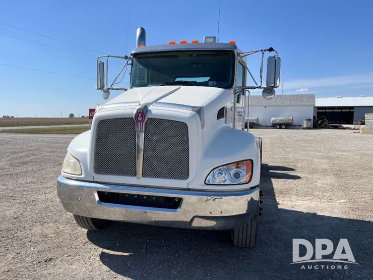 2009-kenworth-t370-image-2