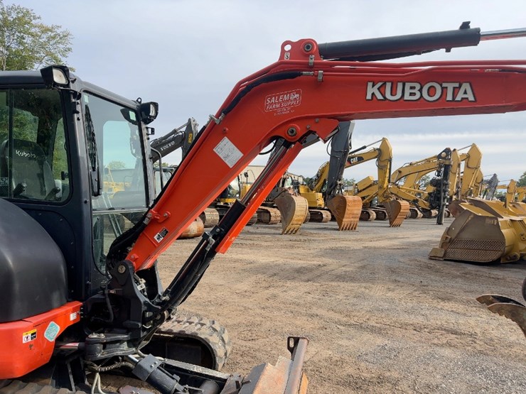 2019-kubota-kx040-4-image-11
