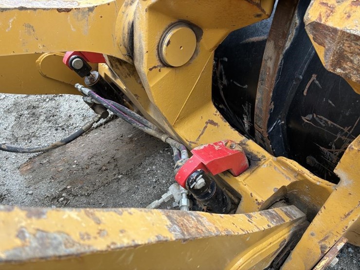 2019-caterpillar-938m-image-7