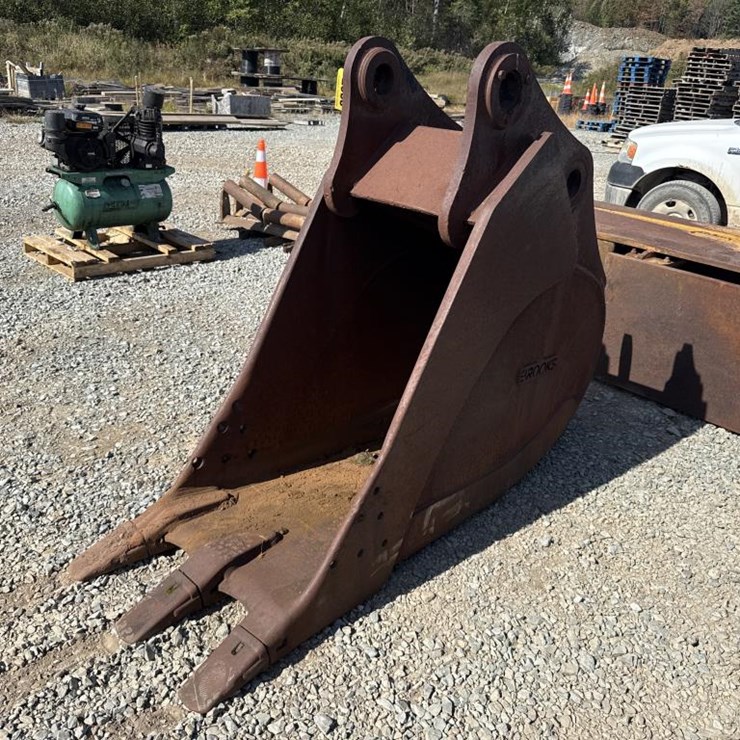 #2538 • Approx 28“ Excavator Bucket