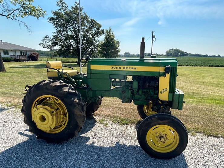 1958-john-deere-420s-image-1