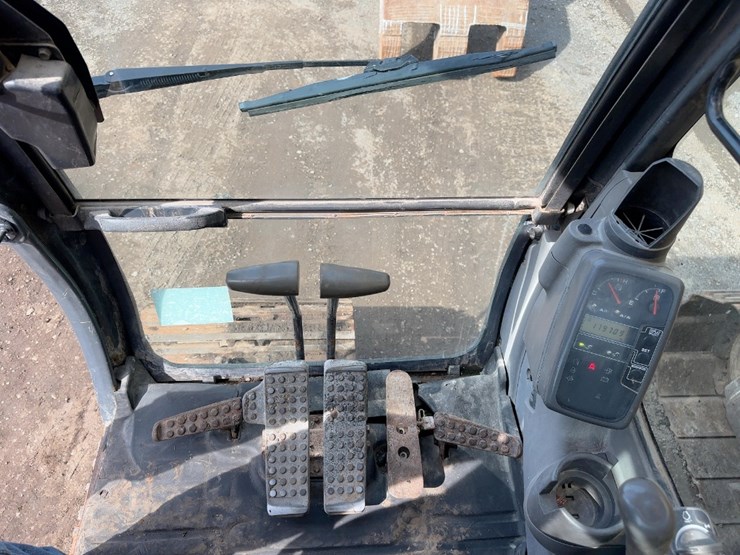 2004-deere-225c-lc-image-39