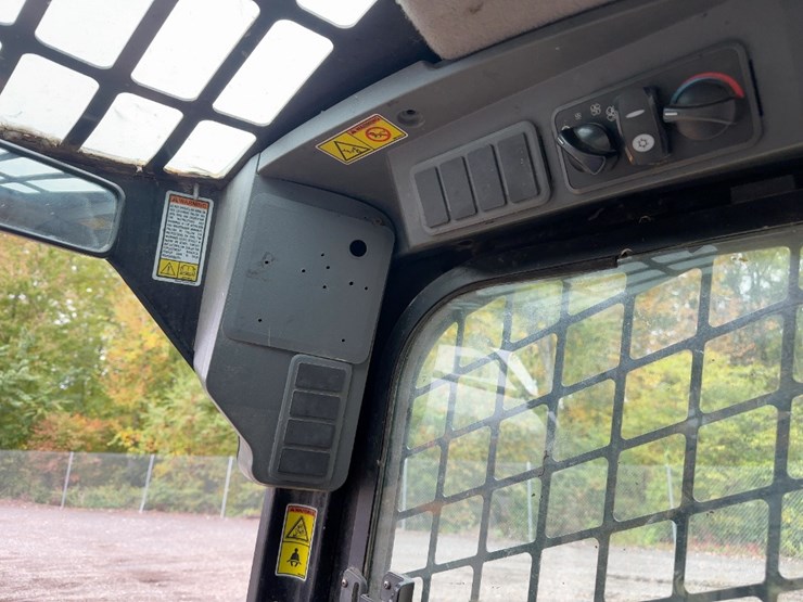 2012-caterpillar-262c2-image-19