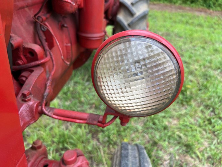 farmall-140-image-16