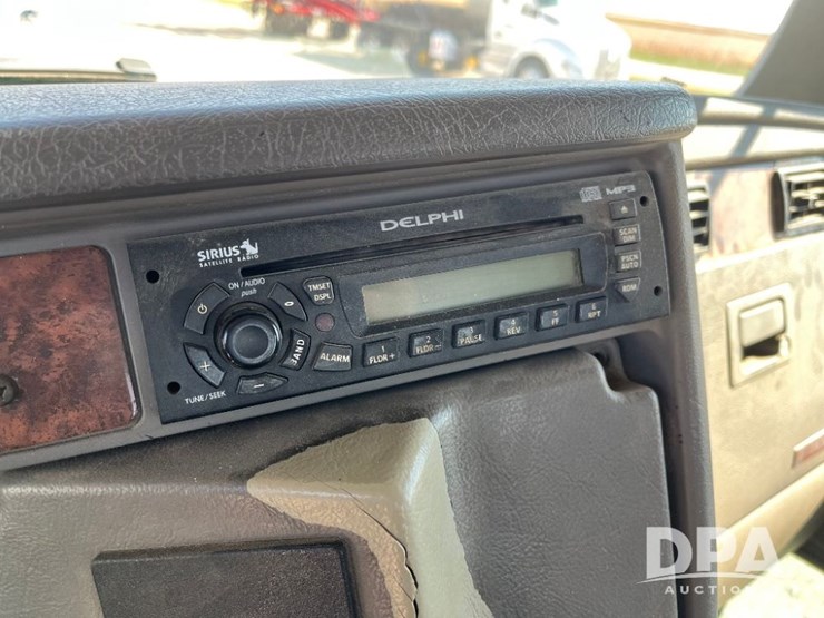 2009-kenworth-t370-image-57