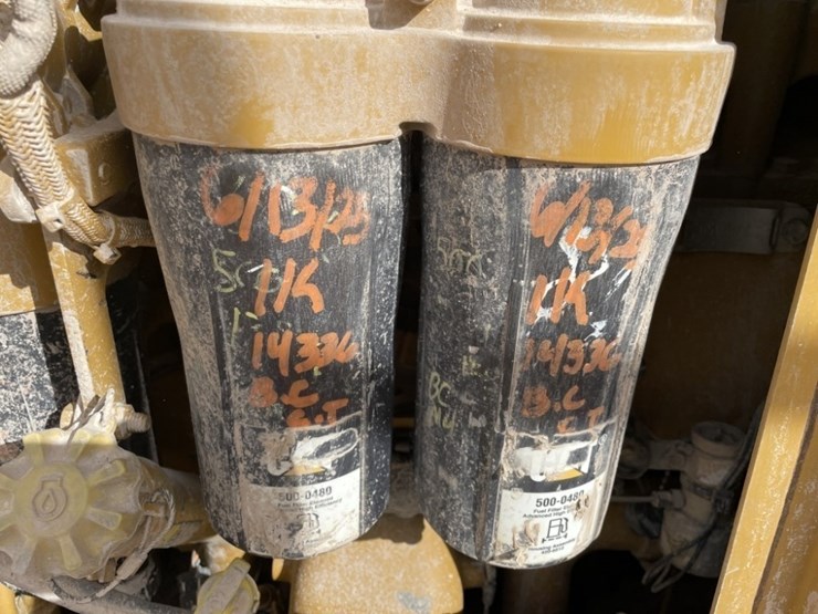 2019-caterpillar-d8t-image-28