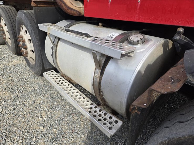 2002-kenworth-t800-image-19
