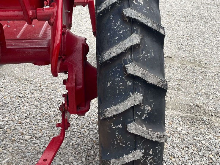 farmall-130-image-39