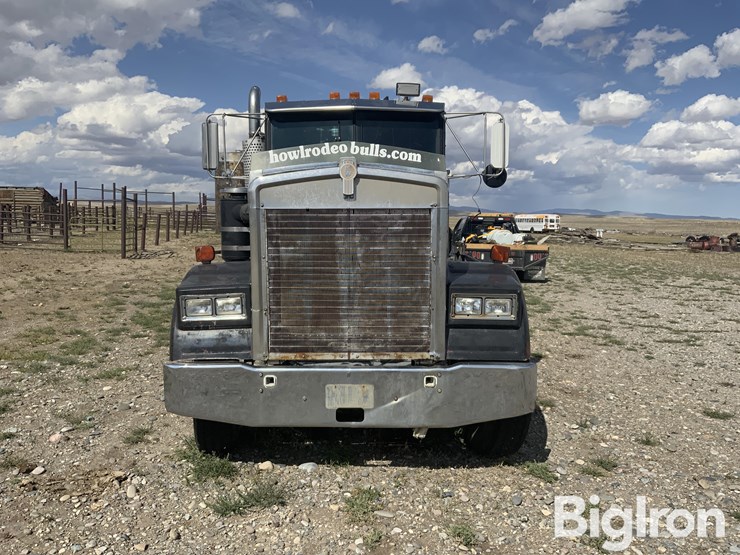 1983-kenworth-w900-image-2